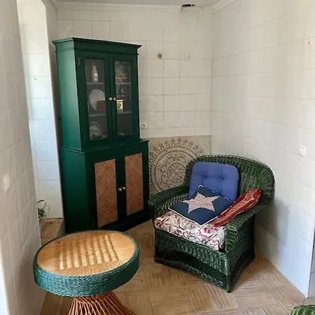 Lovely 3 Bedroom Apt With Patio In A Typical House Apartment