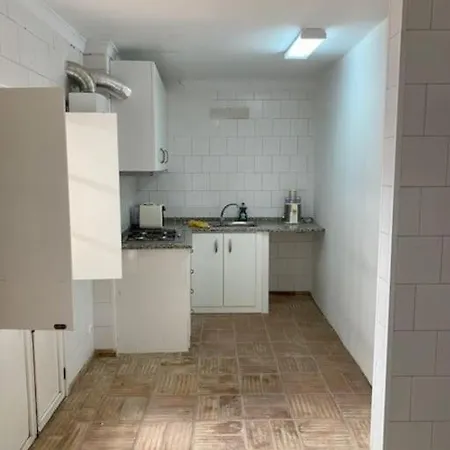 Lovely 3 Bedroom Apt With Patio In A Typical House Apartment *