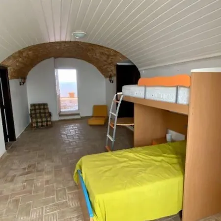 Apartamento Lovely 3 Bedroom Apt With Patio In A Typical House *